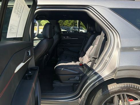 Used 2025 Ford Explorer ST-Line w/ ST-Line Street Pack AWD/4WD image 26