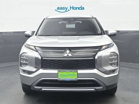 Used 2025 Mitsubishi Outlander SE AWD/4WD image 2