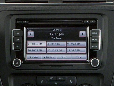 Used 2013 Volkswagen Jetta SE FWD image 9
