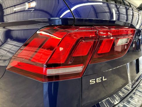 Used 2022 Volkswagen Tiguan SEL R-Line AWD/4WD image 26