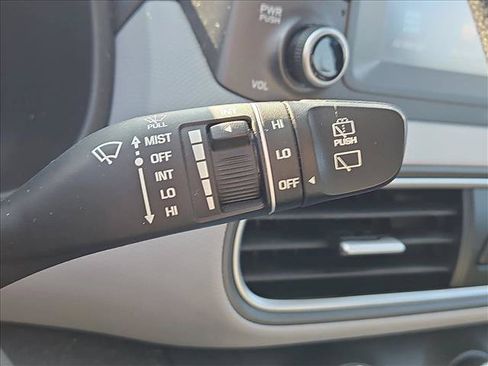 Used 2020 Hyundai Kona SE FWD image 15