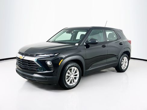 Used 2024 Chevrolet TrailBlazer LS FWD image 3
