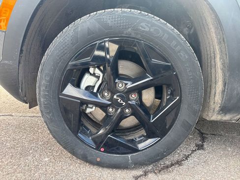 Certified 2026 Kia Seltos EX w/ EX Sunroof Package image 28