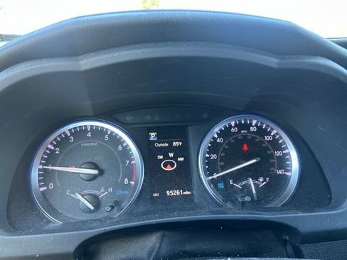 Used 2019 Toyota Highlander XLE AWD/4WD image 24