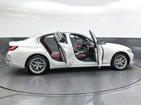 New 2026 BMW 330i xDrive Sedan w/ Premium Package AWD/4WD image 34