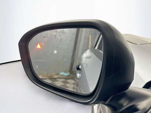 Used 2025 Nissan Kicks S AWD/4WD image 16
