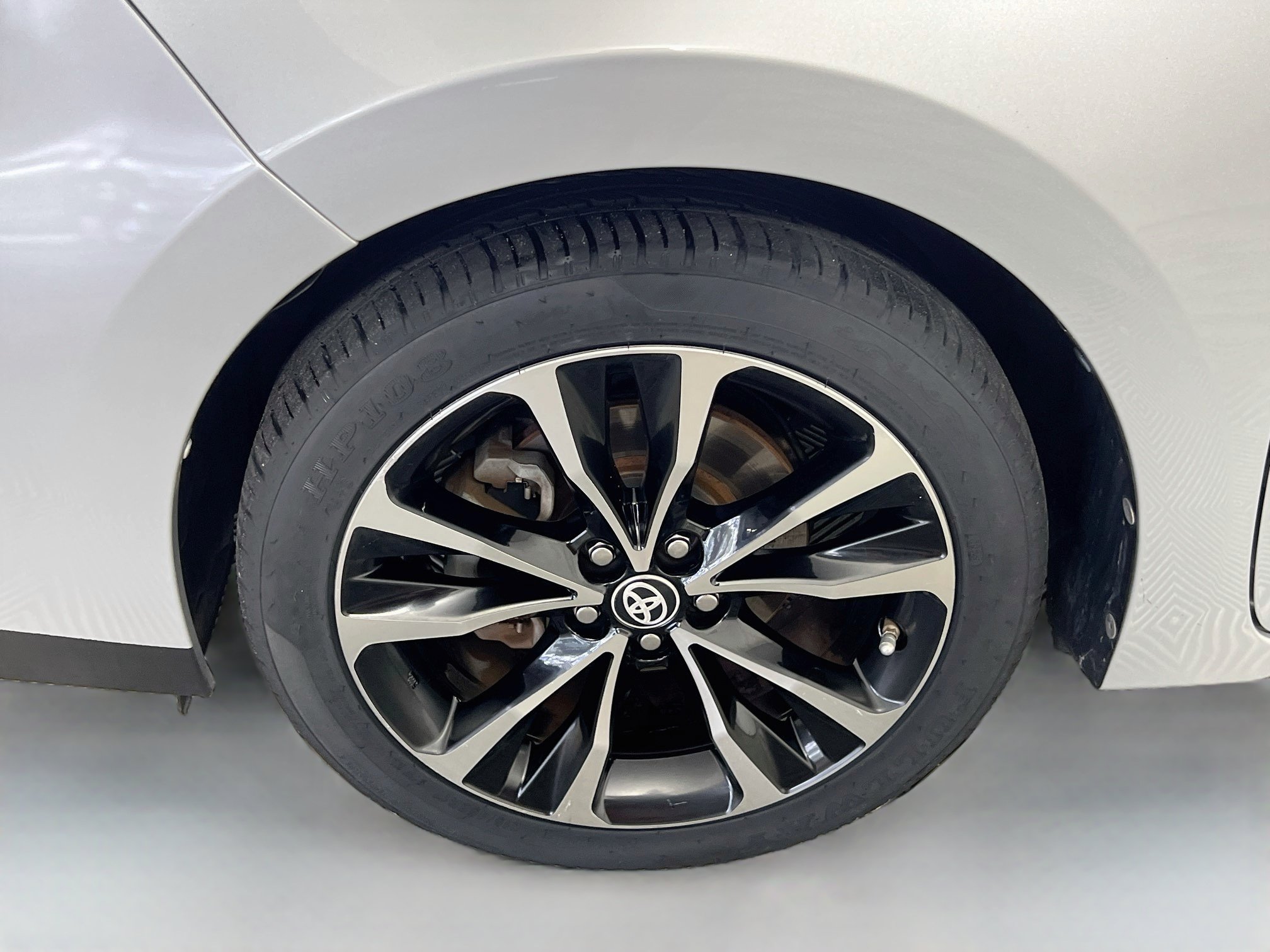 Used 2017 Toyota Corolla SE FWD image 14