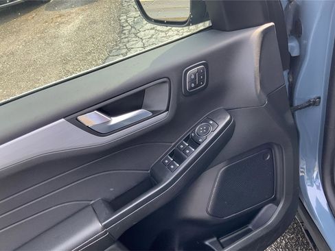 Used 2025 Ford Escape Platinum image 21