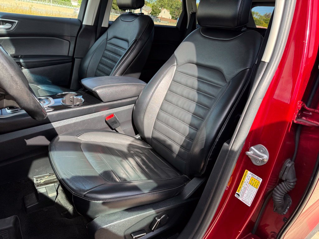 Used 2018 Ford Edge SEL w/ Equipment Group 201A AWD/4WD image 25
