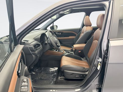Used 2025 Subaru Forester Touring AWD/4WD image 10