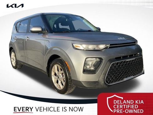 Certified 2022 Kia Soul LX w/ Technology Package FWD image 1