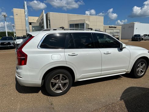 Used 2016 Volvo XC90 T5 Momentum FWD image 6