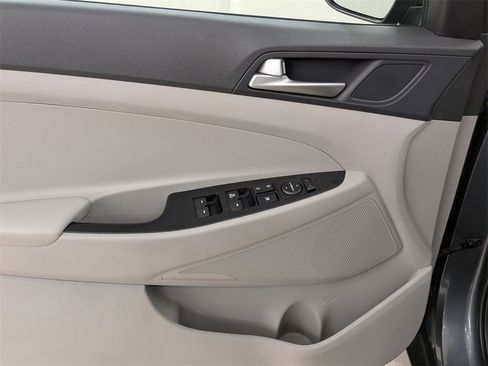 Used 2019 Hyundai Tucson SE image 14