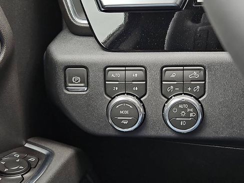New 2026 GMC Sierra 1500 Elevation w/ Elevation Premium Package AWD/4WD image 18