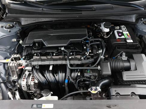 Used 2021 Hyundai Elantra SE FWD image 28