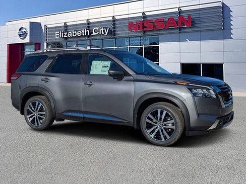 New 2025 Nissan Pathfinder Platinum image 1