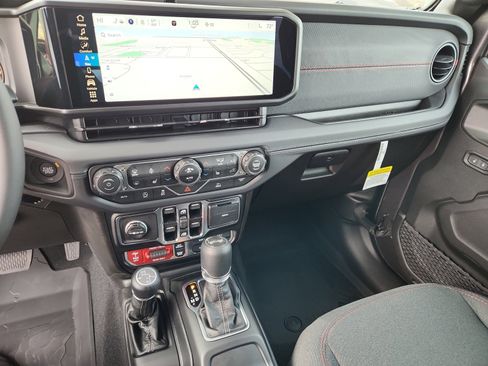 New 2026 Jeep Wrangler Unlimited Rubicon w/ Technology Group AWD/4WD image 21