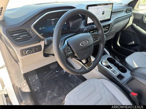 Used 2023 Ford Escape Platinum w/ Premium Technology Package AWD/4WD image 13