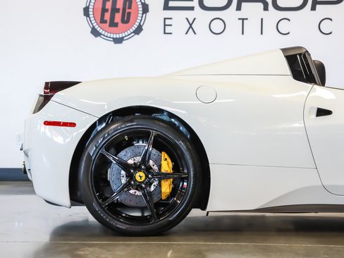 Used 2013 Ferrari 458 Spider RWD image 14