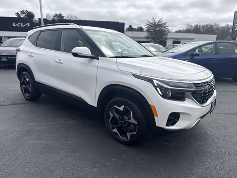 Used 2024 Kia Seltos EX AWD/4WD image 10