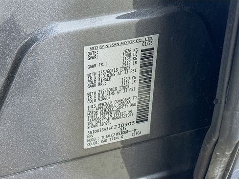 Used 2025 Nissan Pathfinder SV FWD image 12
