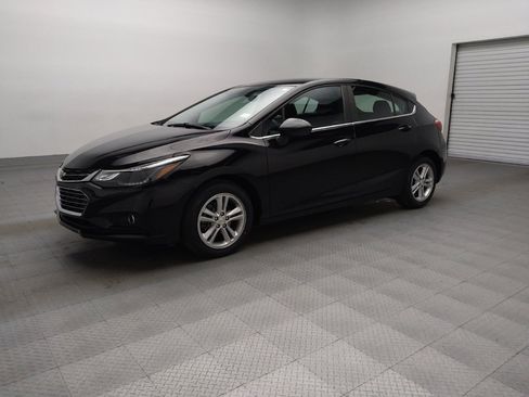 Used 2017 Chevrolet Cruze LT w/ Convenience Package image 2
