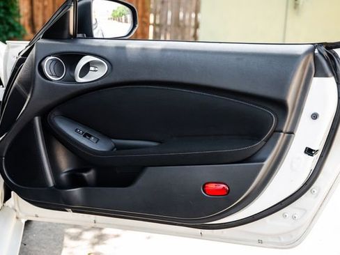 Used 2013 Nissan 370Z Coupe RWD image 59