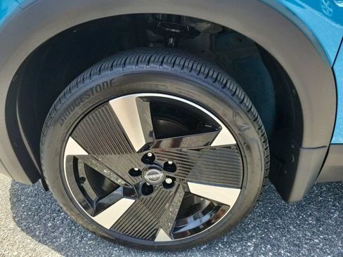 Used 2025 Nissan Kicks SR FWD image 17