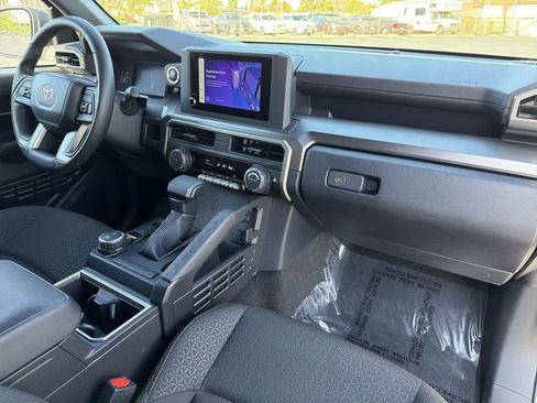 Used 2025 Toyota 4Runner SR5 image 30