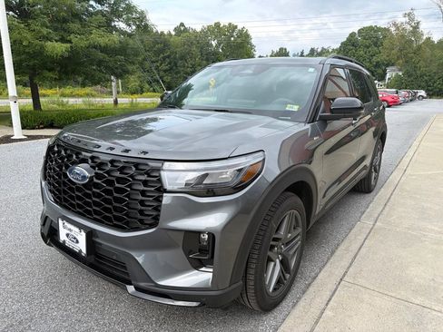New 2026 Ford Explorer ST-Line w/ ST-Line Street Pack AWD/4WD image 3