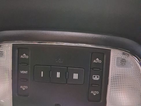 Used 2017 Jeep Grand Cherokee SRT AWD/4WD image 29