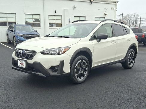 Certified 2023 Subaru Crosstrek 2.0i image 3