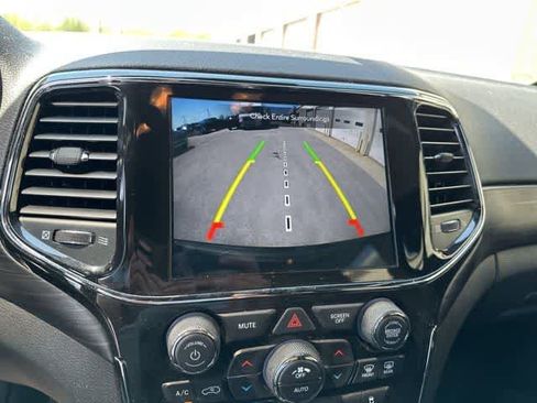 Used 2021 Jeep Grand Cherokee Laredo X image 10