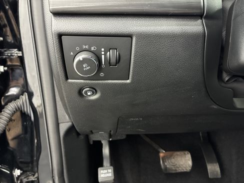 Used 2021 Jeep Grand Cherokee Laredo X image 18