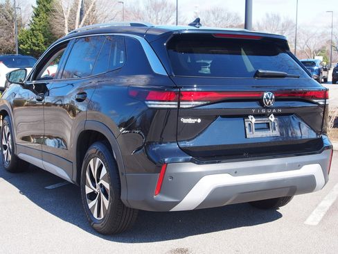 Used 2026 Volkswagen Tiguan S image 5