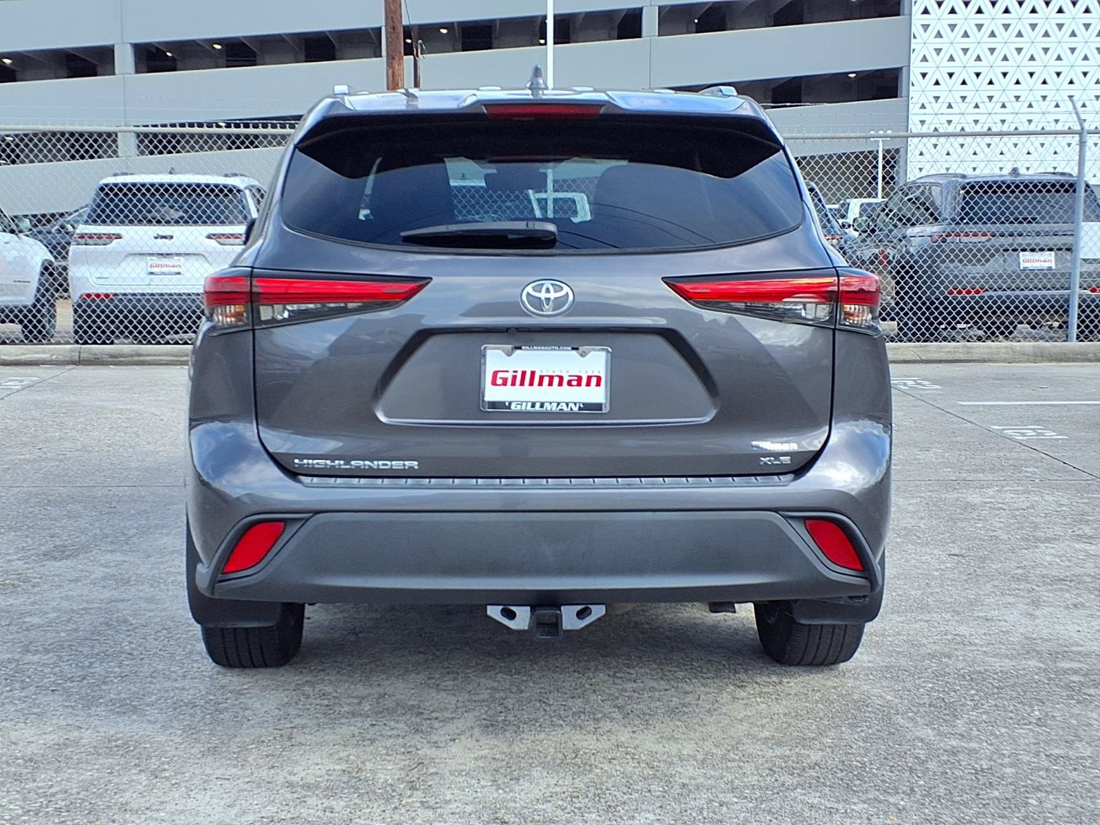 Used 2021 Toyota Highlander XLE FWD image 27