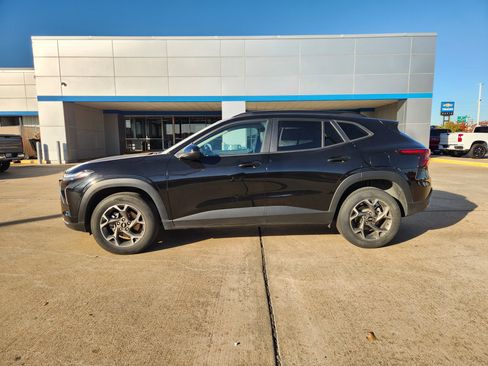 Used 2024 Chevrolet Trax LT image 5