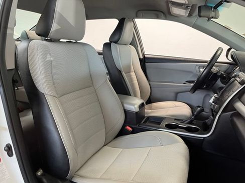 Used 2016 Toyota Camry SE FWD image 11