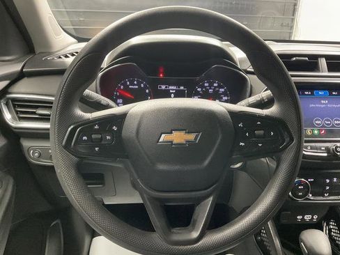 Used 2021 Chevrolet TrailBlazer LT w/ Convenience Package FWD image 14