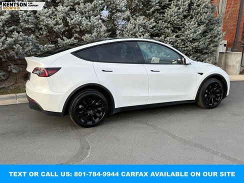 Used 2022 Tesla Model Y Long Range image 8