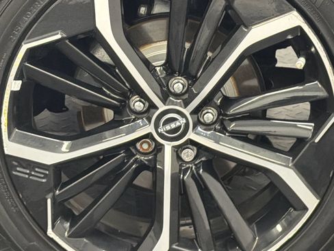 Used 2024 Nissan Altima 2.5 SR w/ SR Premium Package FWD image 4