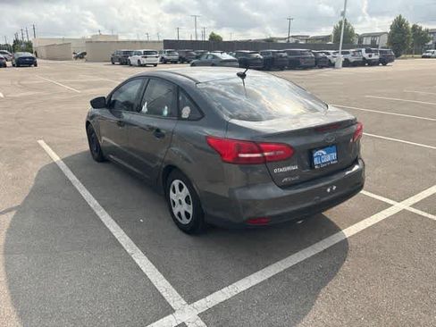 Used 2016 Ford Focus S FWD image 3