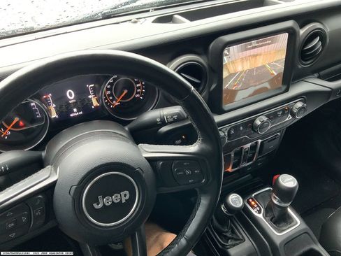 Used 2022 Jeep Gladiator Sport AWD/4WD image 9