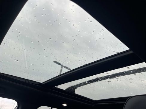 Used 2025 Honda Pilot Black Edition image 33