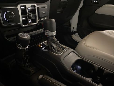 Used 2021 Jeep Wrangler Unlimited Sahara image 52