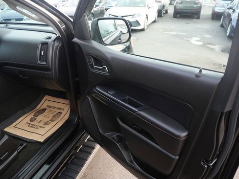 Used 2016 GMC Canyon SLE w/ All Terrain Adventure Package image 28