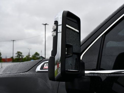Used 2021 GMC Sierra 3500 Denali w/ Technology Package AWD/4WD image 14