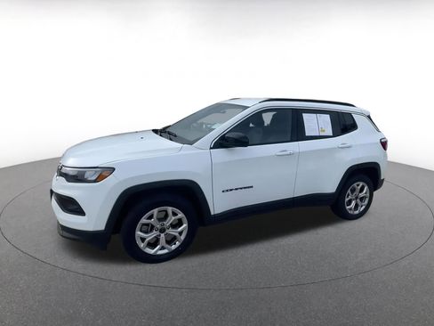 Used 2025 Jeep Compass Latitude image 8