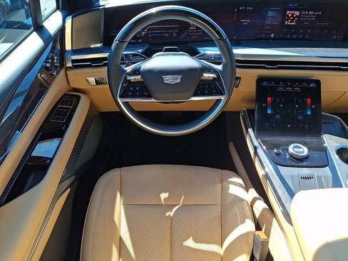 Certified 2025 Cadillac Escalade IQ Luxury 2 AWD/4WD image 11