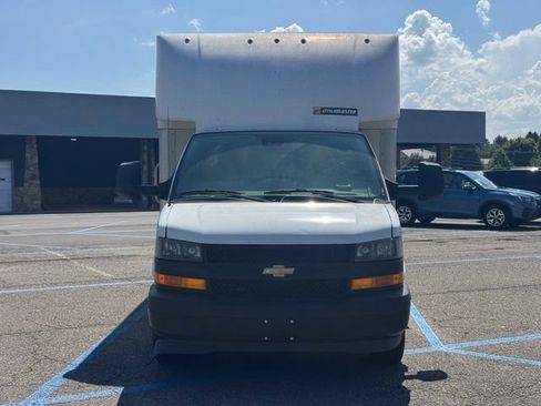 Used 2021 Chevrolet Express 3500 w/ Power Convenience Package RWD image 2